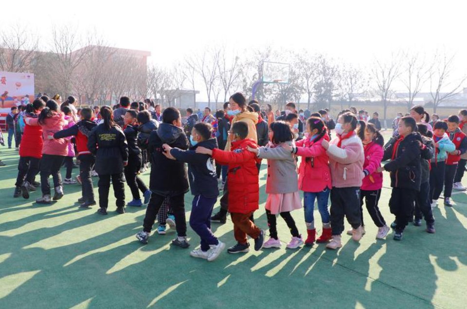 国际志愿者日|志愿者送课下乡 关爱鄠邑区余姚小学学生健康成长