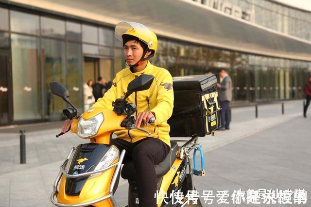 经典&千古绝对! 上联 东奔西走讨东西, 下联经典到爆!