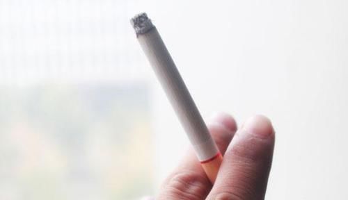 烟瘾大戒不了烟每天抽烟别超此数，对肺的伤害或会小很多