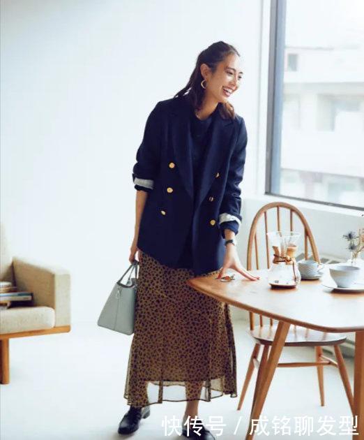 西装配西裤太正式!今年流行这四种西装搭配,时髦减龄又舒服