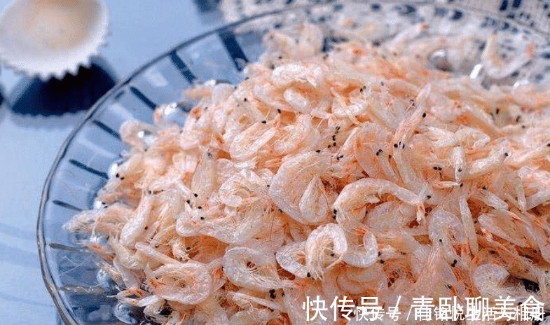 同是虾皮，选“白色”还是“浅红色”摊主告诉你，别再乱买了