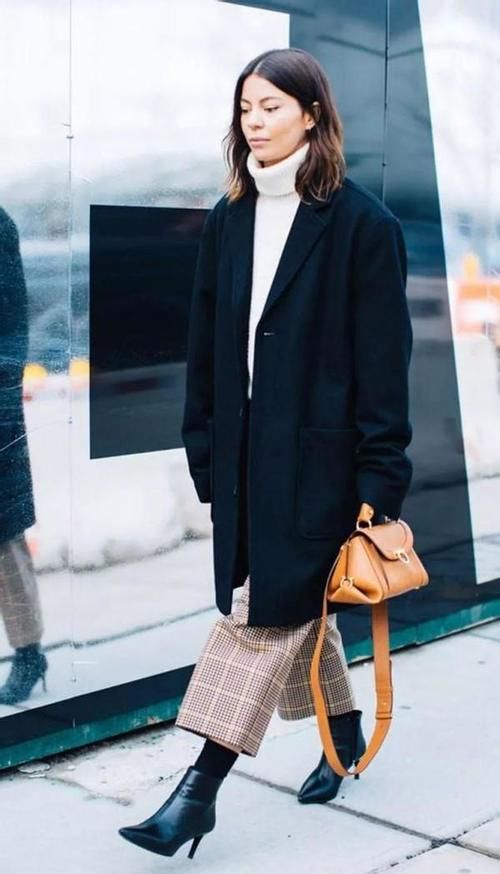 黑色大衣+3种颜色，不仅能够打破沉闷感，还能展现高级感