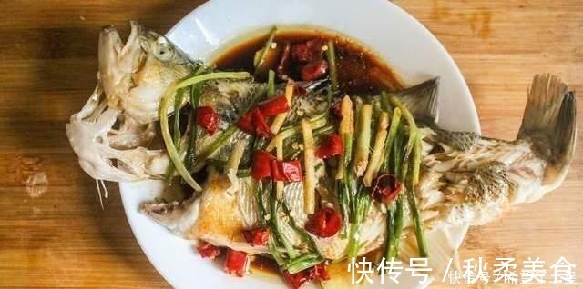 料酒|做清蒸鱼时，把料酒换成这味料，肉嫩无腥味，鲜上加鲜味道好