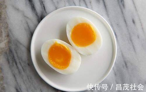 院士|血脂高的人能够吃鸡蛋吗?院士提醒:要想血脂不升高,少吃2物