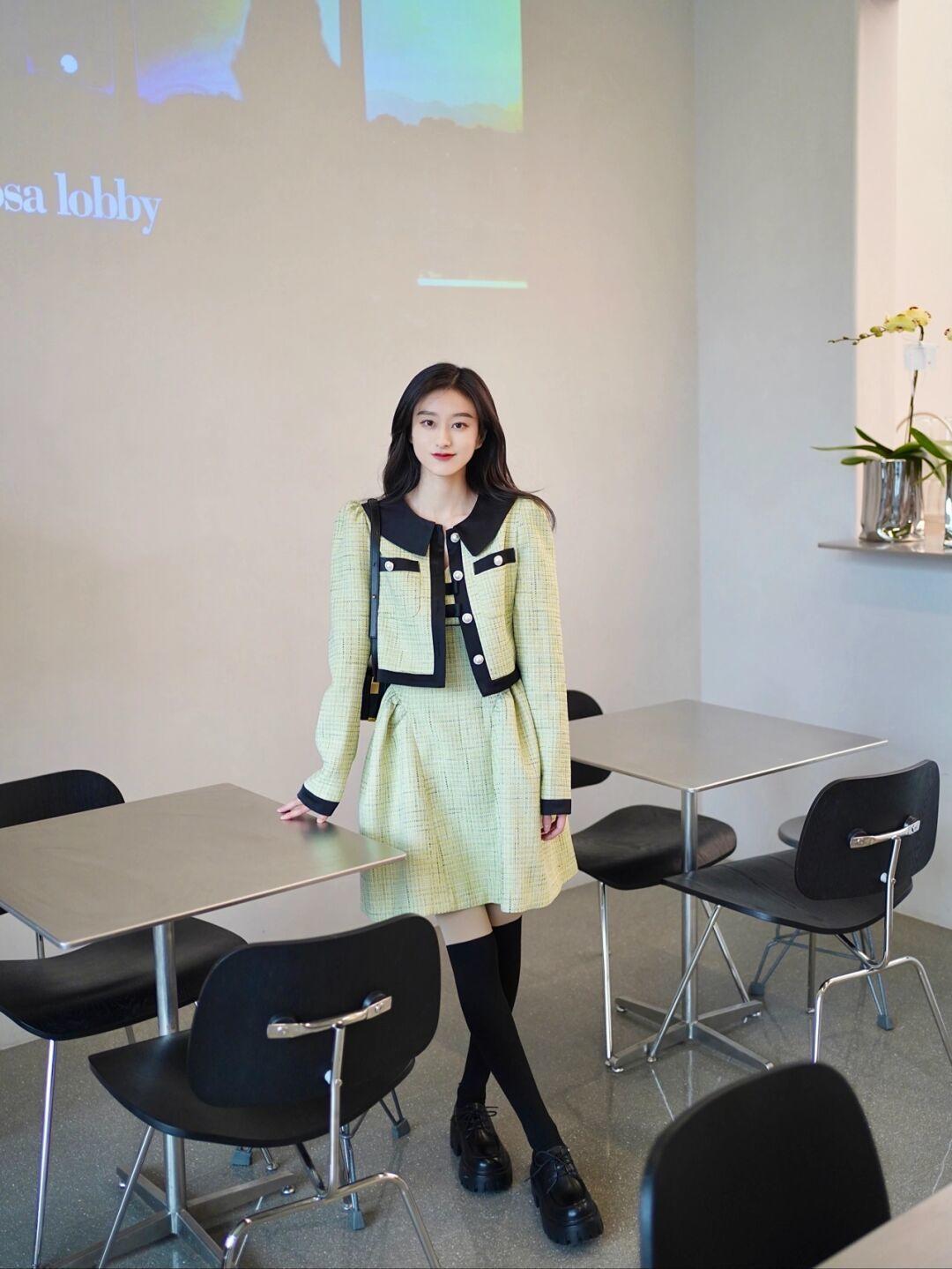 搭配 “小香风外套”才是冬季穿搭的yyds,优雅知性又干练,谁穿谁美