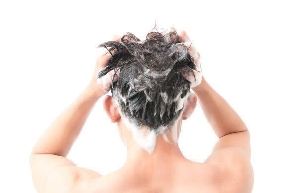 头发|洗头有讲究,触碰这3个洗头误区,头发会黯淡无光泽