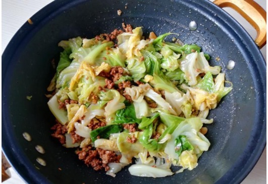 包菜这样做,比手撕包菜还香,做法一样简单,又香又下饭