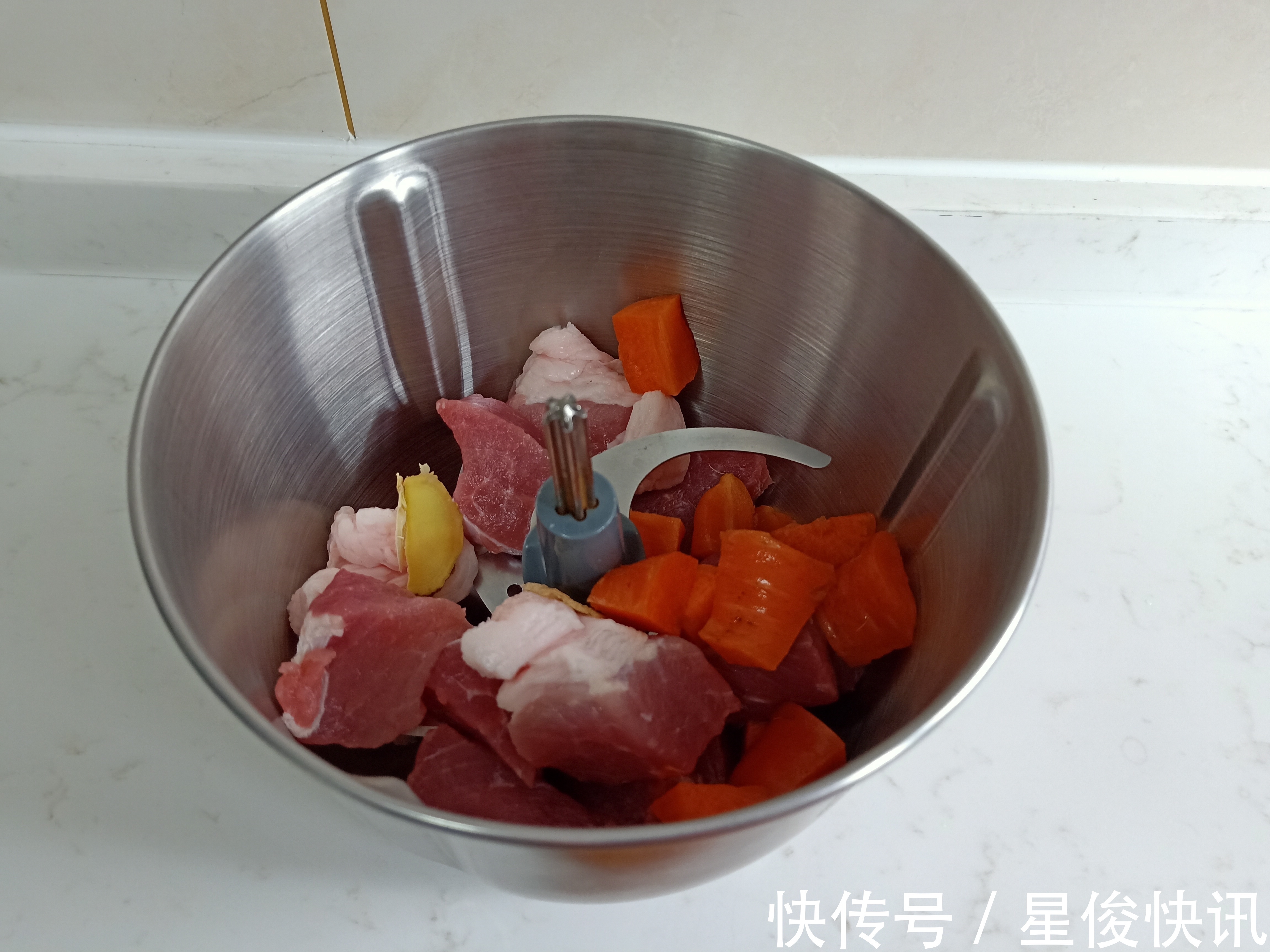 好吃|年夜饭必做的团圆菜,一卷一蒸15分钟上桌,好吃好做好寓意