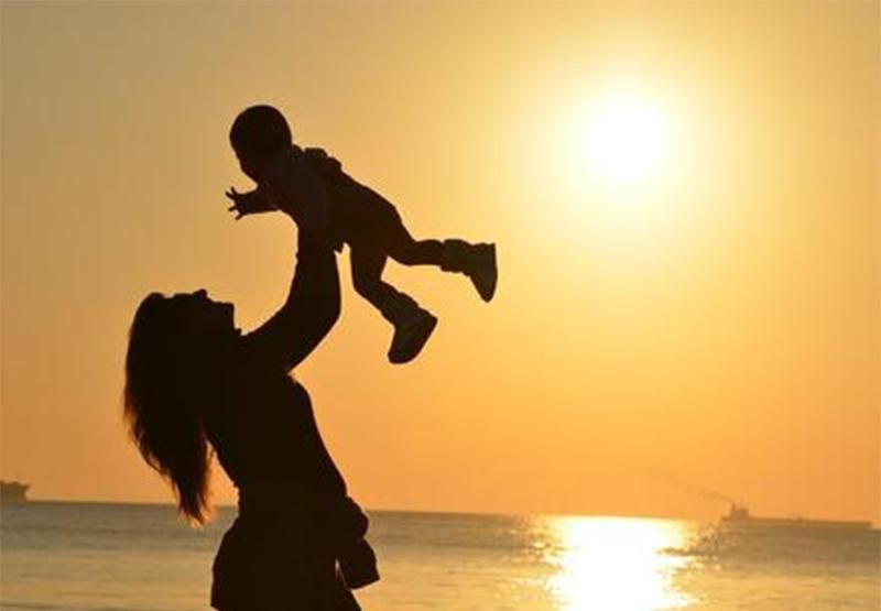 好兄弟|“爸，你旁边的叔叔好帅”，父亲：这是你亲妈，网友们当场笑喷