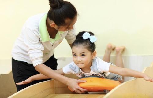 扁平足|孩子到底要不要'光脚'?儿科医生给出答案,父母:知道太晚了