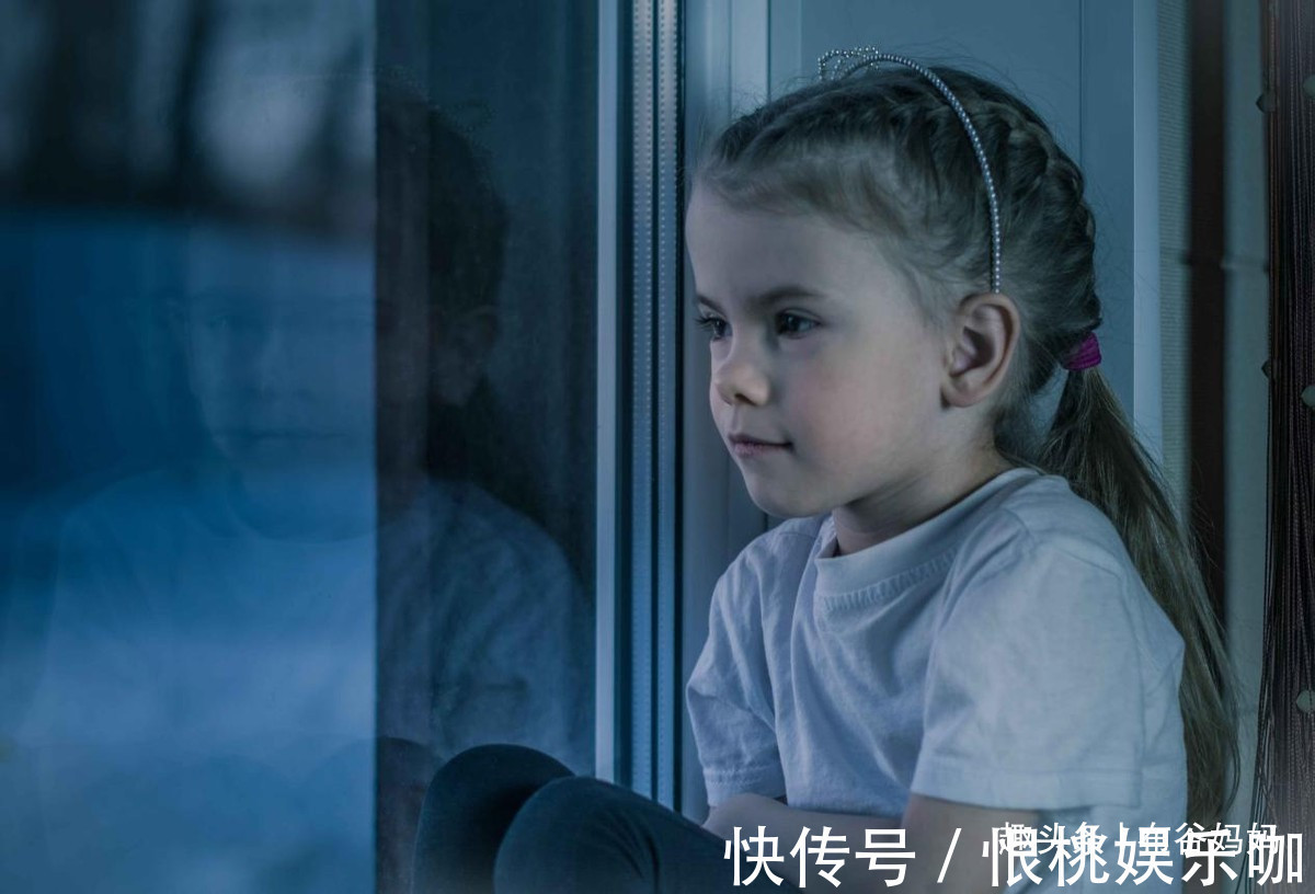 自卑|妈妈给娃买“蛋糕边角料”遭群嘲:贫穷的父母,养出自卑的孩子