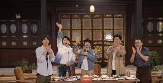 王一博 王一博被问及最难过的事,委屈回应,一旁大张伟动容不已