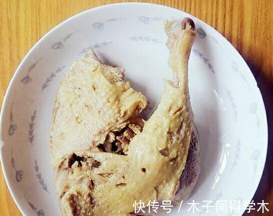 鸭腿加盐，教你自制家庭版“盐水鸭”，咸鲜肉嫩，连骨头都香