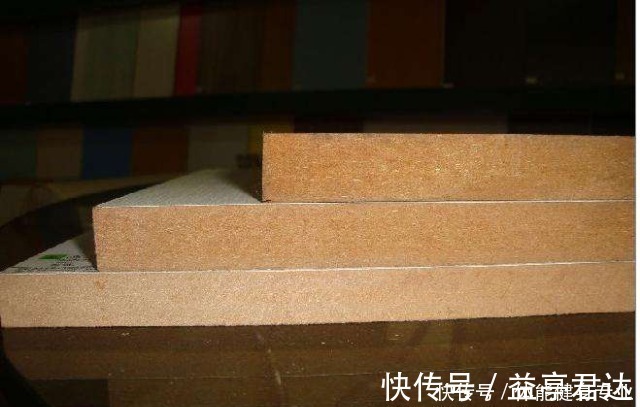 接板|颗粒板、生态板、密度板、实木板,哪种板材做衣柜好别再被坑了!