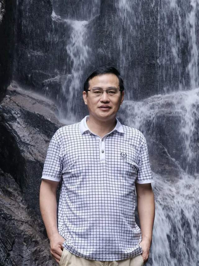 李伟华|「浓情中秋·喜迎国庆」书画家李伟华作品展