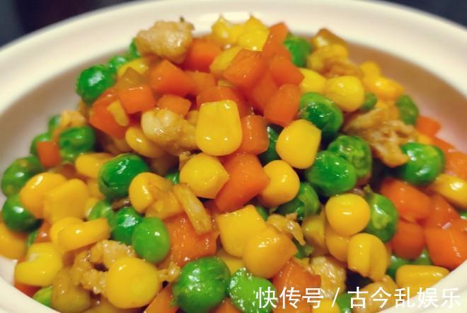 谁说鸡胸肉没美味,营养的鸡胸肉加上丰富蔬菜,鸡胸肉炒三丁