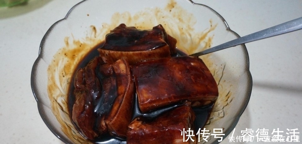 五花肉|五花肉别再烧炒炖啦,一滴油都不放,吃一锅也不长肉,真解馋!