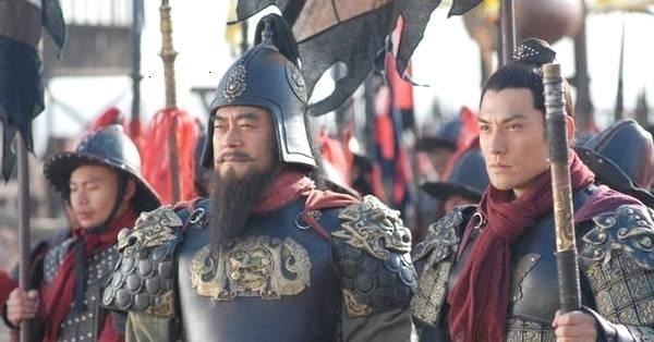 周昂@水浒中最搞笑的禁军教头,为了逞威风,被敌将一刀斩于两段