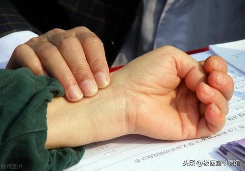  失眠|失眠了怎么办？中医4招巧妙治疗失眠