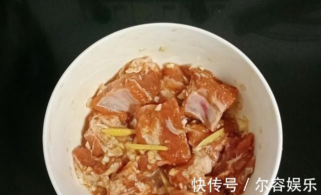 黏液蛋白|它是“碱性食物王”，女性可多吃，头发变顺滑，腰肢更细了