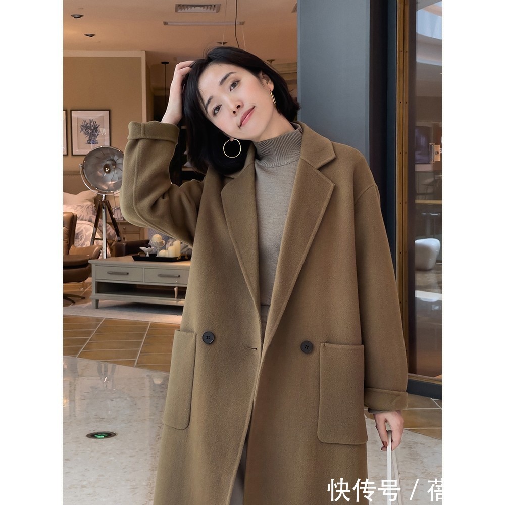 外套|奔三奔四的女人,建议多穿“这4种颜色”的外套,时髦又显气质