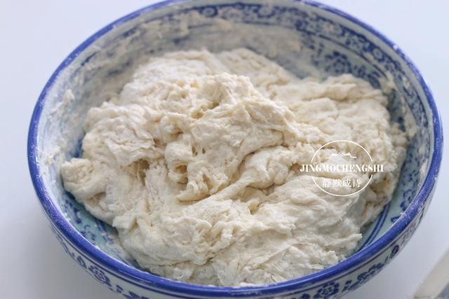 这才是烙饼的正确做法,外酥里嫩层次分明,每个步骤都详细告诉你