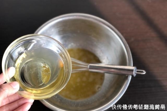 这面包跟棉花一样软,植物油做椰蓉酱竟比黄油还好吃,配方全赠送