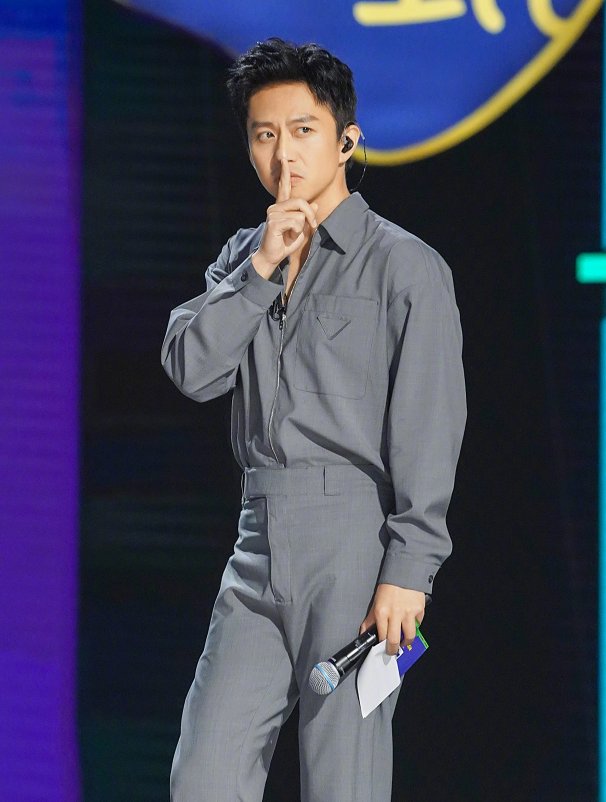 邓超做宣传,喊话粉丝看“孪生兄弟邓起”的舞台,网友:有被帅到