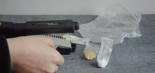 你家有一次性塑料手套吗?这个用途真厉害,解决了很多人的烦恼