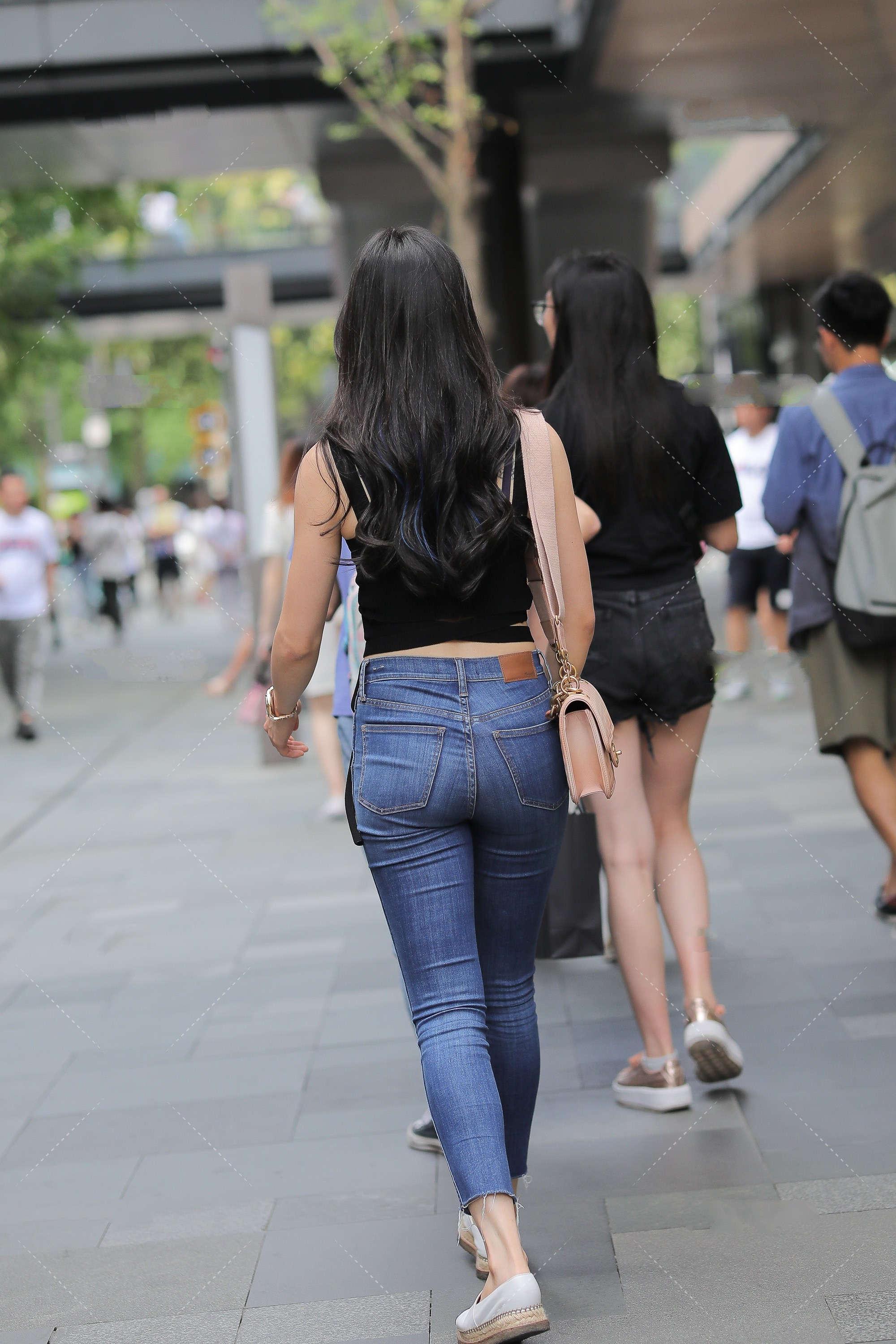 气质|直筒小脚裤搭配小款背心, 凸显气质, 变身时髦达人