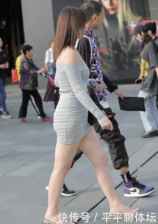 浅灰色紧身连衣裙,知性优雅,尽显高级感