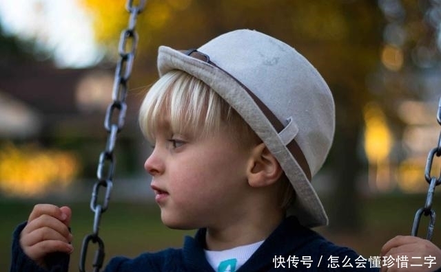 才能|＂讨好型＂的缺爱孩子，都有5种聪明征兆，明眼人才能看出来