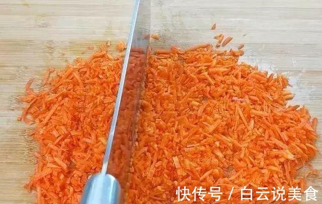 丸子的新做法,又香又鲜,非常适合这个寒冷的季节吃!