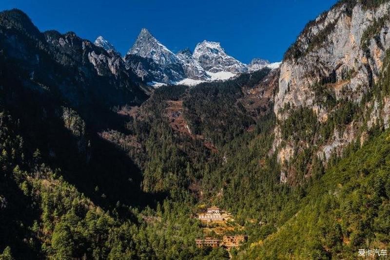 跨越雪山，寻找消失地平线上的巴拉格宗