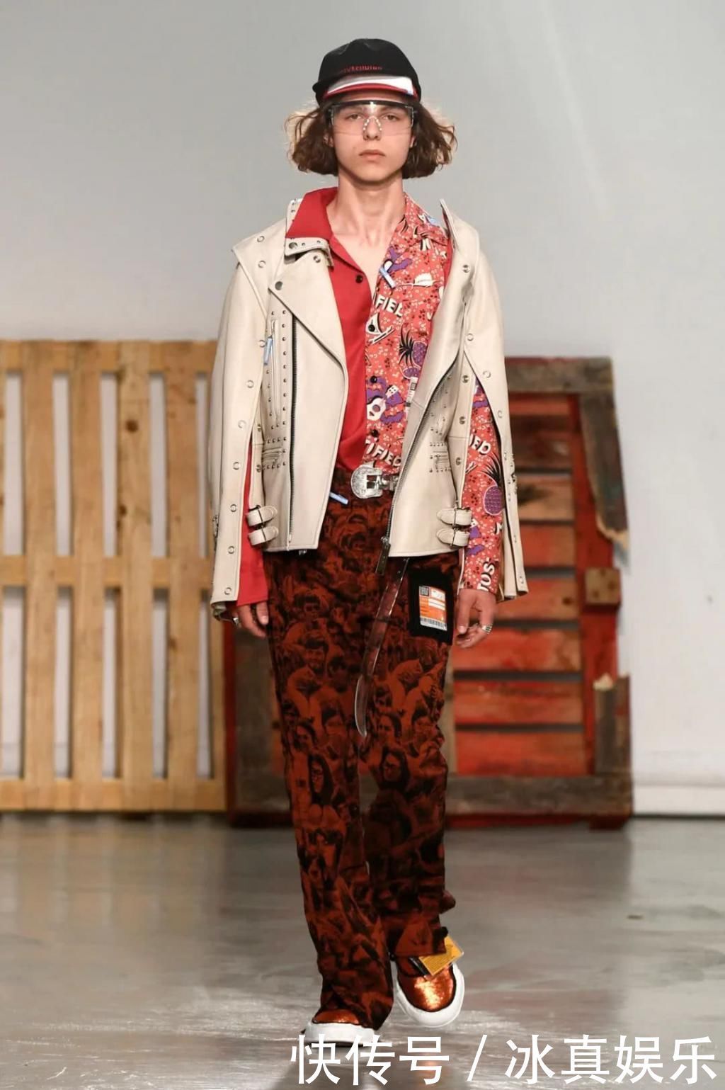 爆款鞋王被嫌“不好穿”、“抄袭”,但也逃避不了真香定律