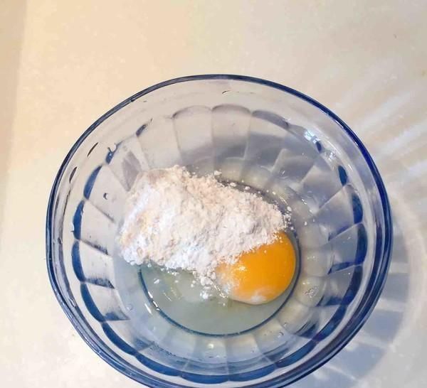 土豆丝|煎土豆丝饼时,直接下锅就错了,多加这一步,怎么煎都不粘锅