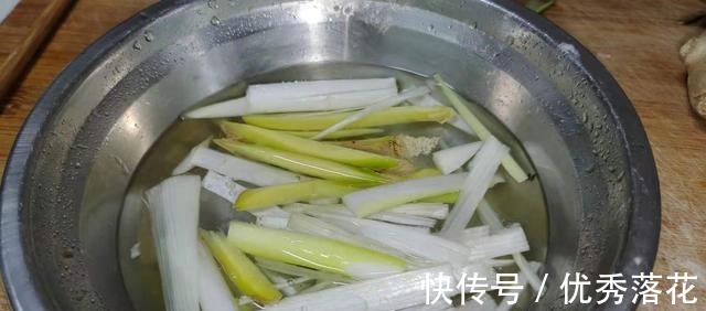 包子|无论调啥肉馅,牢记加1水1油,忌用1料,肉馅鲜嫩多汁,越吃越香!