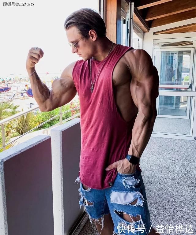 ins|臂围45cm,二头肌似小山包的猛汉奶爸,还自带肌肉抽筋绝活