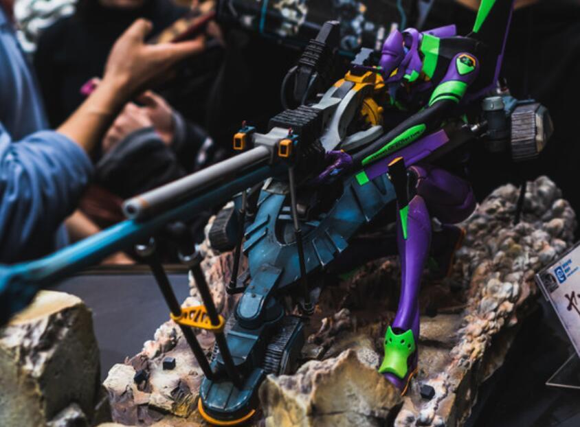 父母|中学生花3万买手办,父母说是破塑料,查了价格父母乐了