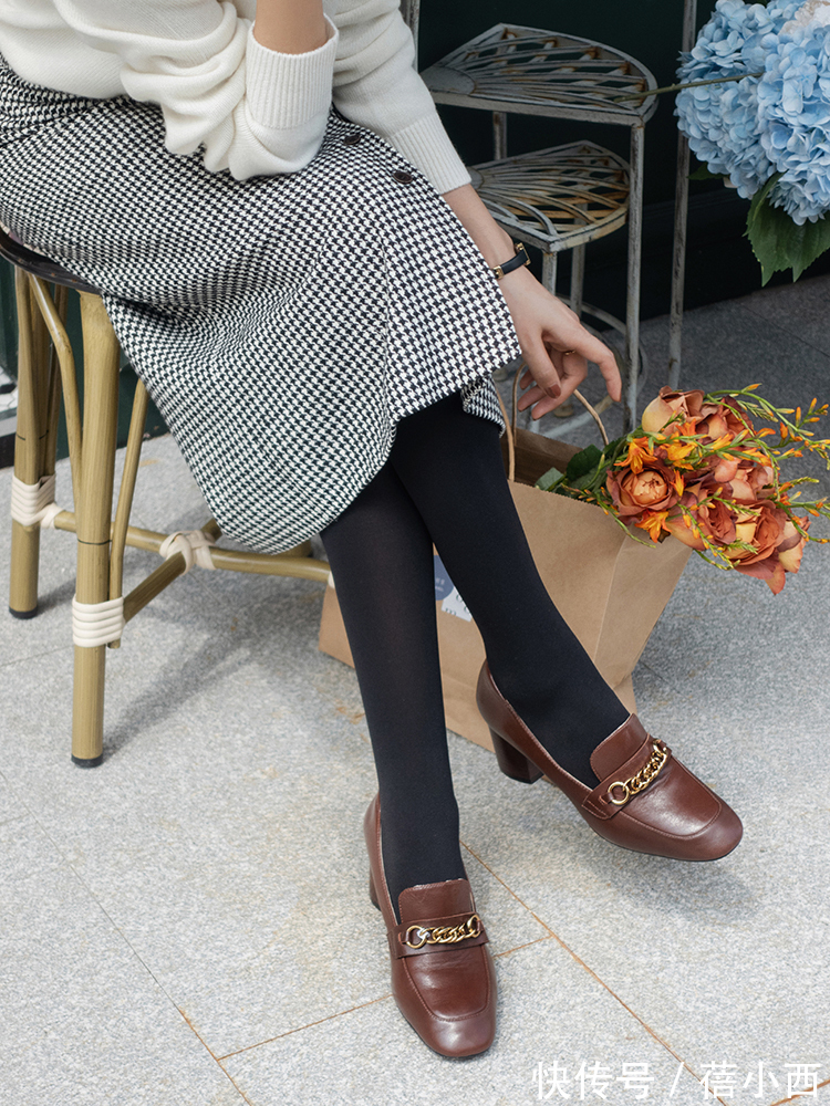 牛津鞋 你的鞋子该换了,今年穿大衣就配这4双,时髦不说还显瘦又显高