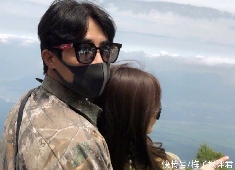 《婆婆和妈妈2》晒海报，所有嘉宾都曝光了，唯独他的妻子没公开