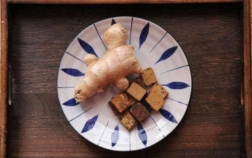 春天别忘了吃生姜 不煮汤不炒菜 做一次吃半年 真省事 粉紫色