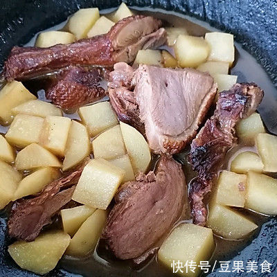 大厨教你做#精致一人食#土豆焖鸭,学会不用下馆子