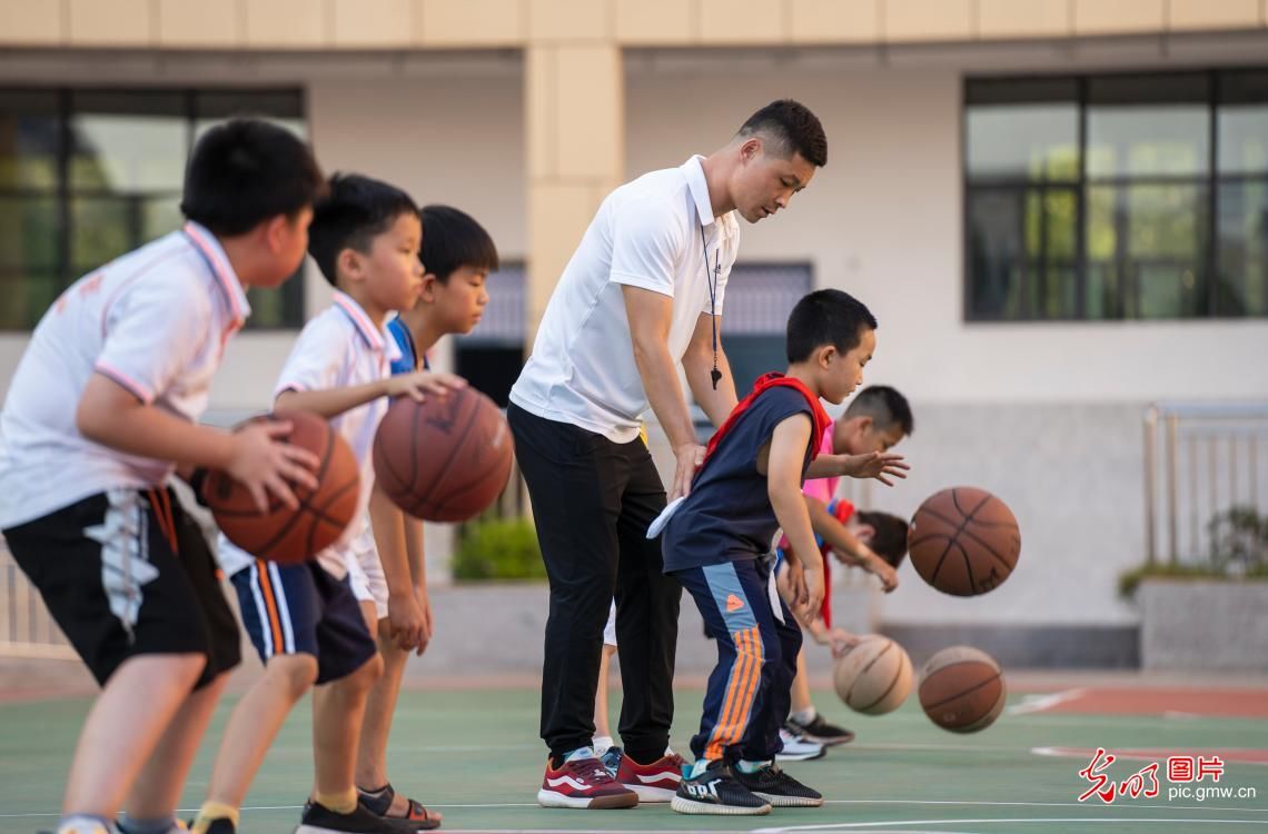 校园运动|江西新余：“双减”实施 校园运动欢乐多