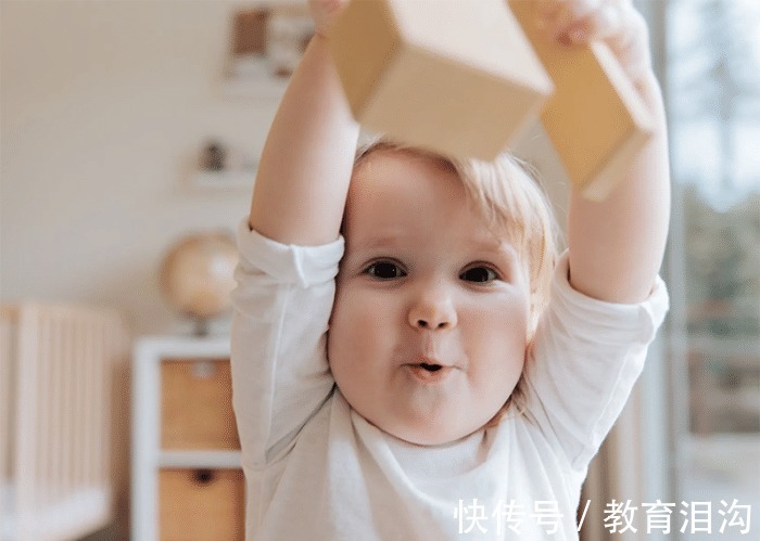 小宝宝|14个月宝宝有这几种表现，家长偷着乐吧，说明孩子语言发育好！