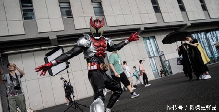 老二次元|汪东城现身CP28,第二天出的假面骑士帅爆,陈坤进行云逛展