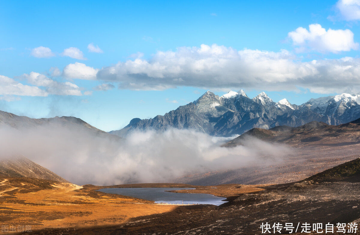 血色|在巴丹吉林沙漠深处，藏着一个神秘迷人的血色湖泊，妖异又美丽