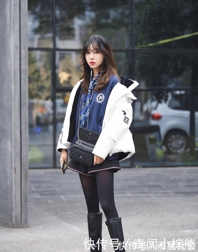 冬天 其实冬天才是丝袜的专场,看你们被哪个给迷到了,我是第三个