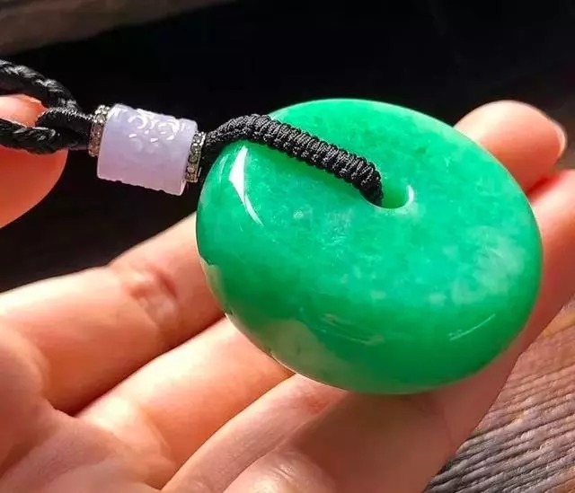 翡翠挂绳搭配全攻略,收藏这一篇就够了