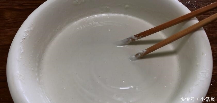糯米粉别用油炸了,筷子搅一搅,不加一滴水,吃着不腻特别香